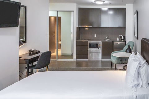 Holiday Inn & Stes Sydney Bondi Junction - Accommodation Newcastle 2