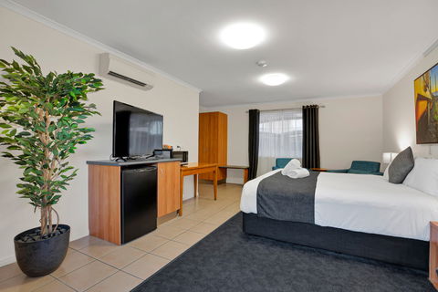 Windmill Motel And Events Centre - Accommodation Newcastle 2