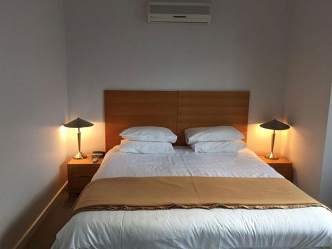 Beachside Apartments - Accommodation Newcastle 0