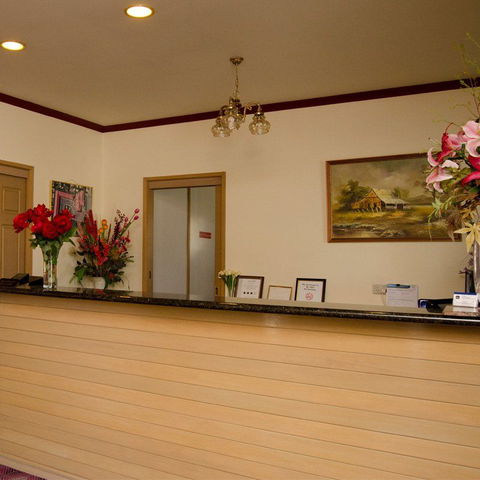 Pines Country Club Motor Inn - Accommodation Newcastle 1