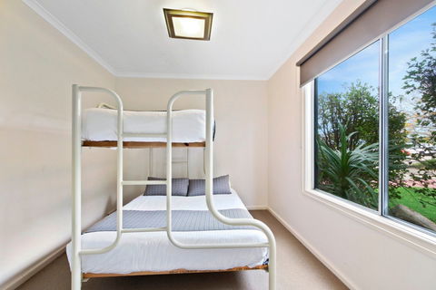 Bellevue On The Lakes - Accommodation Newcastle 2