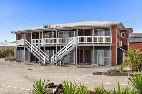 Comfort Inn, The International - Accommodation Newcastle 1