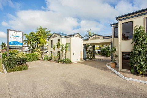 Coral Cay Resort Motor Inn - Accommodation Newcastle 0