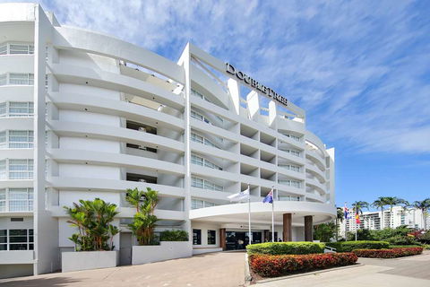 DoubleTree By Hilton Cairns - Accommodation Newcastle 0