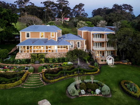 Grand Mercure Basildene Manor - Accommodation Newcastle 0