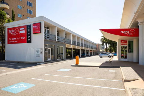 Watermark Glenelg - Accommodation Newcastle 0