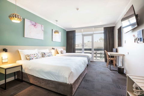 Watermark Glenelg - Accommodation Newcastle 2