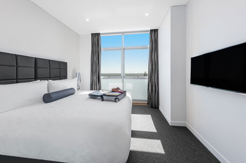 Meriton Suites Chatswood - Accommodation Newcastle 0
