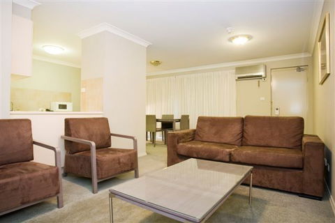 Pinnacle Apartments - Accommodation Newcastle 2