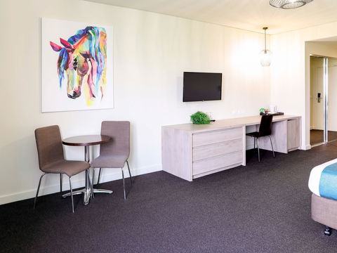 Mantra Melbourne Melton - Accommodation Newcastle 1