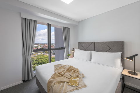 Meriton Suites Adelaide Street, Brisbane - Accommodation Newcastle 0