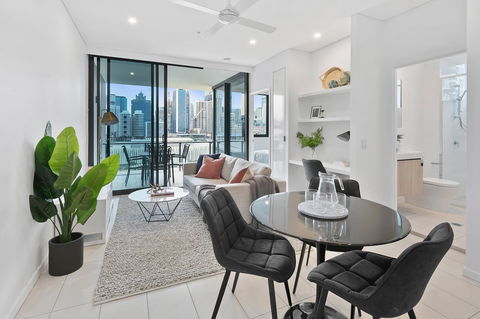 Arise On Hope Street - Accommodation Newcastle 2