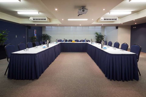 Canberra Parklands Central - Accommodation Newcastle 2