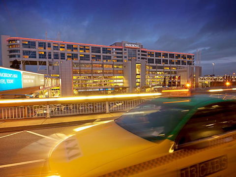 PARKROYAL Melbourne Airport - Accommodation Newcastle 0