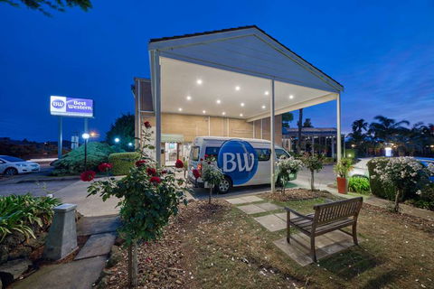 Best Western Airport Motel & Conv Ctr - Accommodation Newcastle 2