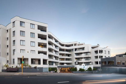 Central West End Apartments - Accommodation Newcastle 2