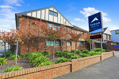 Tudor Motor Inn - Accommodation Newcastle 1