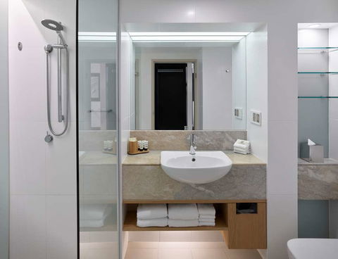 RACV Royal Pines Resort - Accommodation Newcastle 2