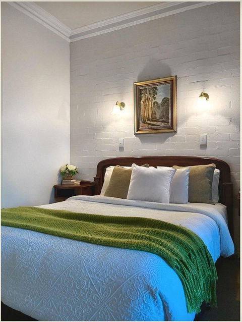 Victoria House Motor Inn - Accommodation Newcastle 3