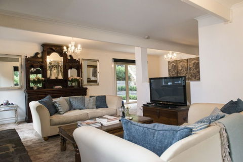 Adeline Bed & Breakfast - Accommodation Newcastle 14