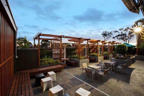 Nightcap At Keysborough Hotel - Accommodation Newcastle 9
