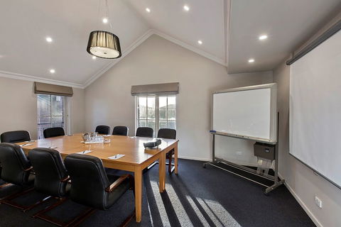 Best Western Plus The Buckingham Inn - Accommodation Newcastle 7