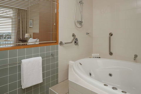 Rydges Newcastle - Accommodation Newcastle 14