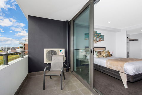 Astra Apartments Newcastle - Accommodation Newcastle 9
