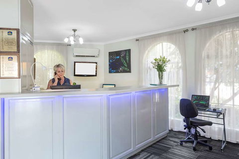 Best Western Cathedral Motor Inn - Accommodation Newcastle 3