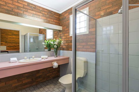 Best Western Cathedral Motor Inn - Accommodation Newcastle 10