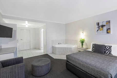 Best Western Cathedral Motor Inn - Accommodation Newcastle 12