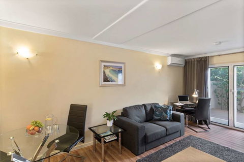 The Peninsula Riverside Apartments - Accommodation Newcastle 5