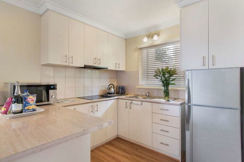 The Peninsula Riverside Apartments - Accommodation Newcastle 16