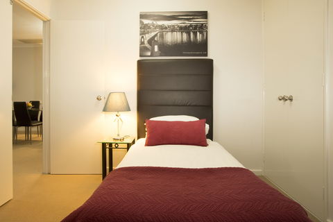 Regal Apartments - Accommodation Newcastle 7