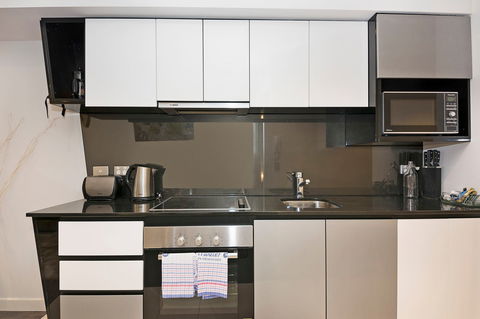 Astra Apartments Perth - Accommodation Newcastle 14