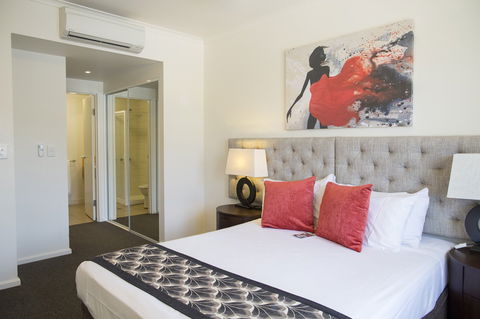 Metro Advance Apartments & Hotel - Accommodation Newcastle 7