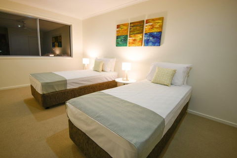 Direct Hotels - Breeze On Brightwater - Accommodation Newcastle 0