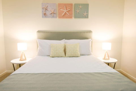 Direct Hotels - Breeze On Brightwater - Accommodation Newcastle 1