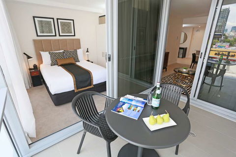 Alex Perry Hotel And Apartments - Accommodation Newcastle 2