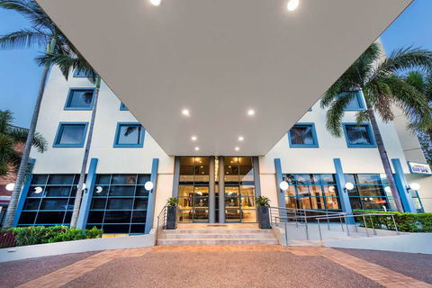 Best Western Plus Hotel Diana - Accommodation Newcastle 0