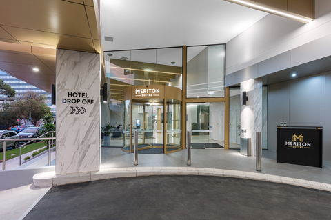 Meriton Suites Sydney Airport - Accommodation Newcastle 2
