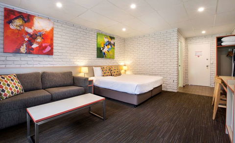Villa Noosa Hotel - Accommodation Newcastle 2