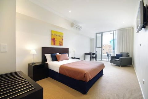 Macquarie Waters Boutique Apartment Htl - Accommodation Newcastle 2