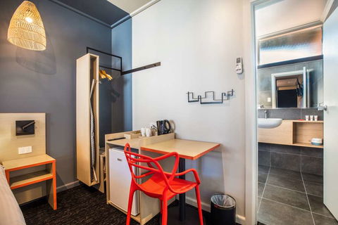 Monash Hotel - Accommodation Newcastle 2