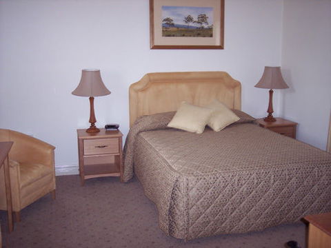 Ross Motel & Caravan Park - Accommodation Newcastle 1