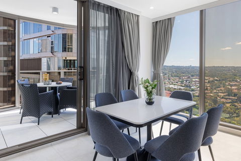 Meriton Suites George St - Accommodation Newcastle 2