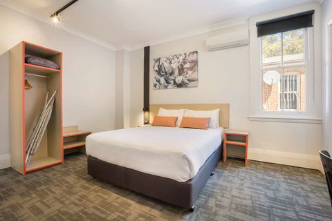 Nightcap At Regents Park Hotel - Accommodation Newcastle 2