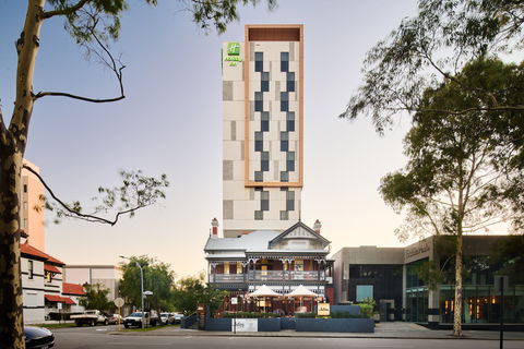 Holiday Inn West Perth - Accommodation Newcastle 1