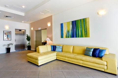 Metro Advance Apartments & Hotel - Accommodation Newcastle 2