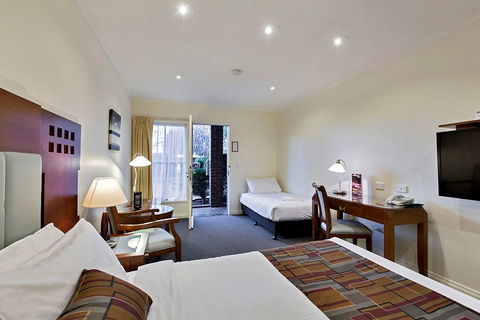 Best Western Plus The Buckingham Inn - Accommodation Newcastle 1